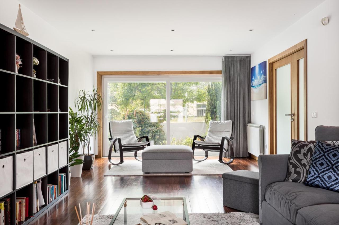 Апартаменты Joivy Sleek House Balcony & 2 Terraces In Porto Мая Экстерьер фото