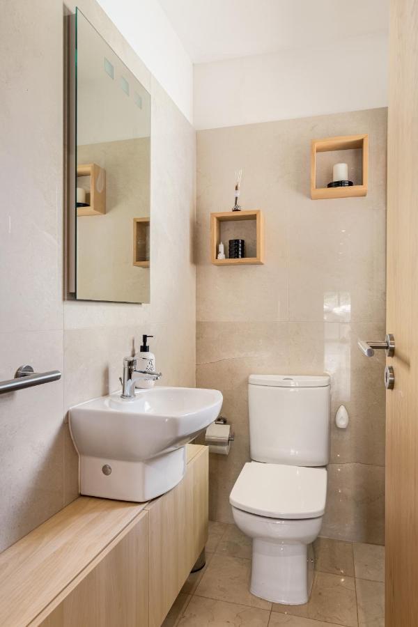 Апартаменты Joivy Sleek House Balcony & 2 Terraces In Porto Мая Экстерьер фото
