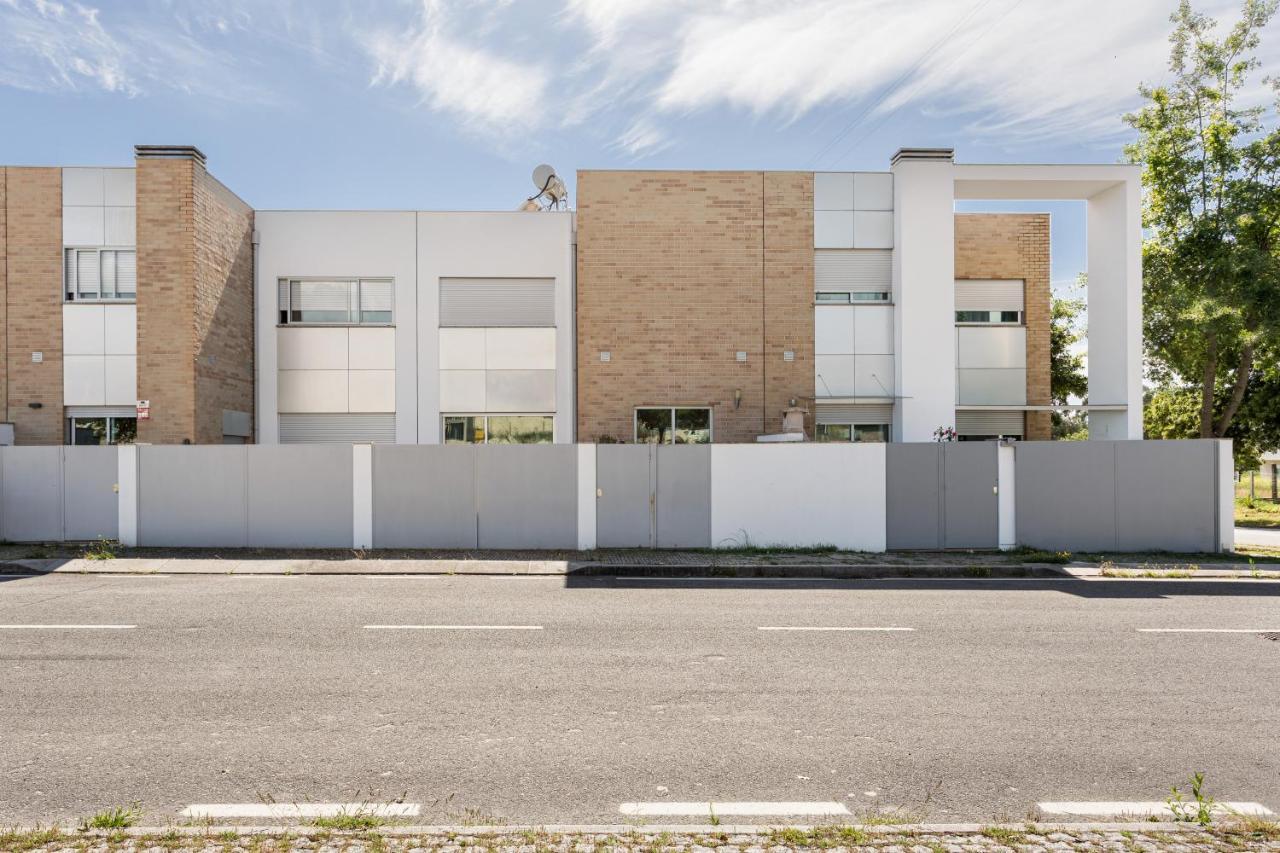 Апартаменты Joivy Sleek House Balcony & 2 Terraces In Porto Мая Экстерьер фото
